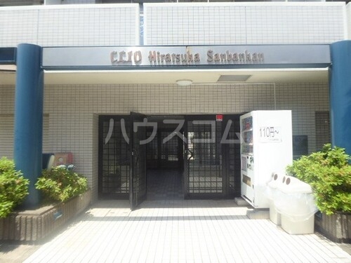 13/22 エントランス