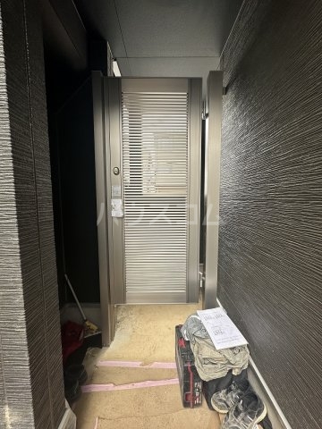 28/30 エントランス