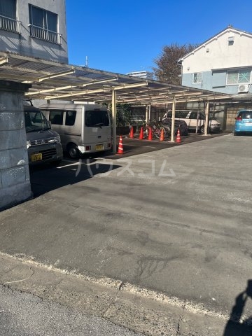 23/30 駐車場