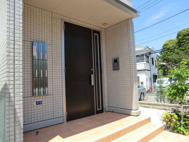 23/29 エントランス