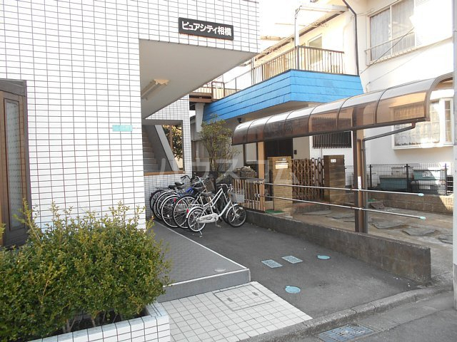 25/26 エントランス