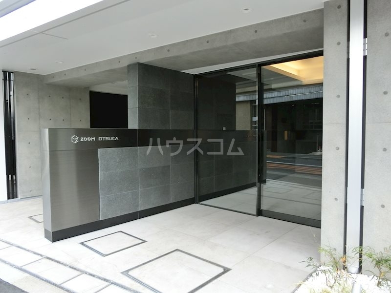 19/27 エントランス