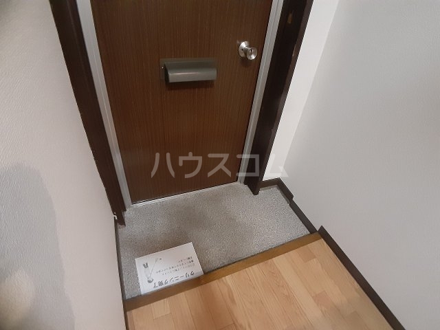3/22 玄関
