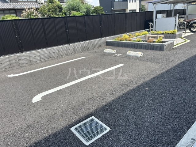 28/30 駐車場