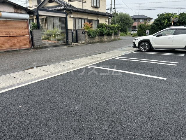 23/30 駐車場