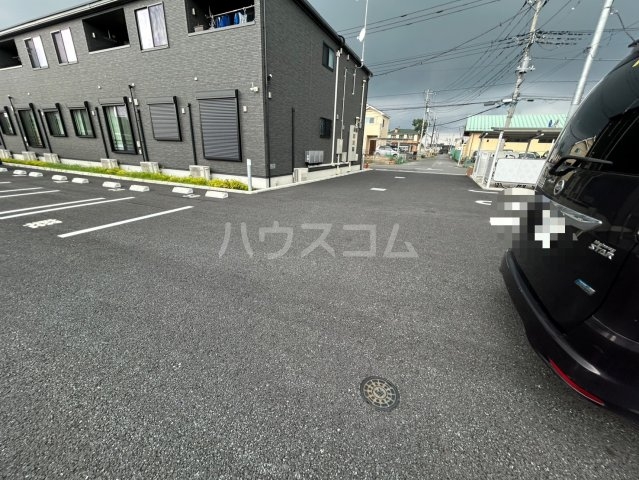 27/30 駐車場