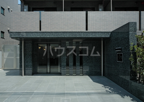 14/19 エントランス