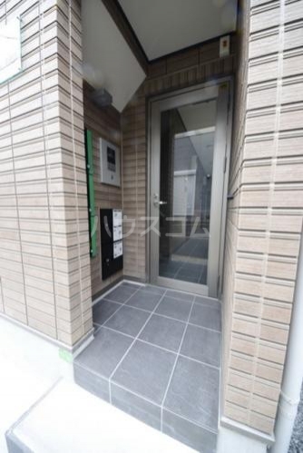 20/30 エントランス