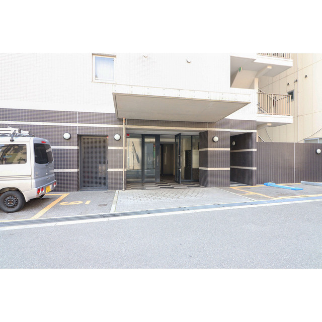 25/30 エントランス