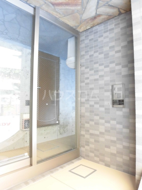 17/22 エントランス