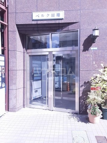 22/28 エントランス