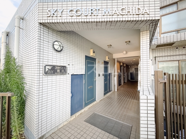 18/22 エントランス