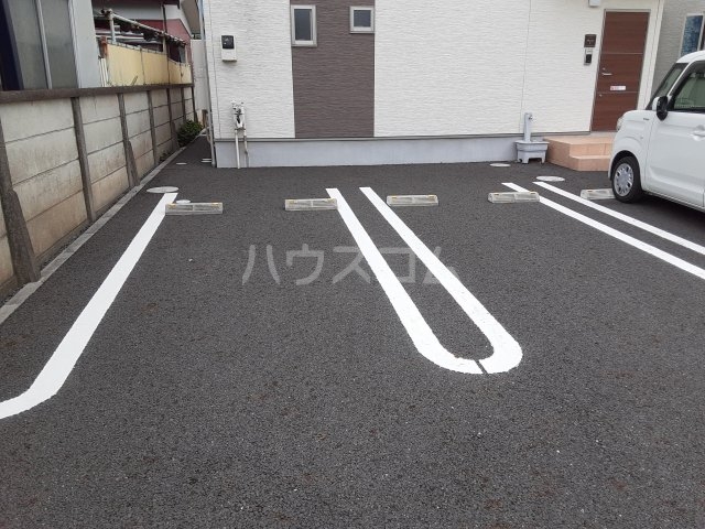 2/3 駐車場