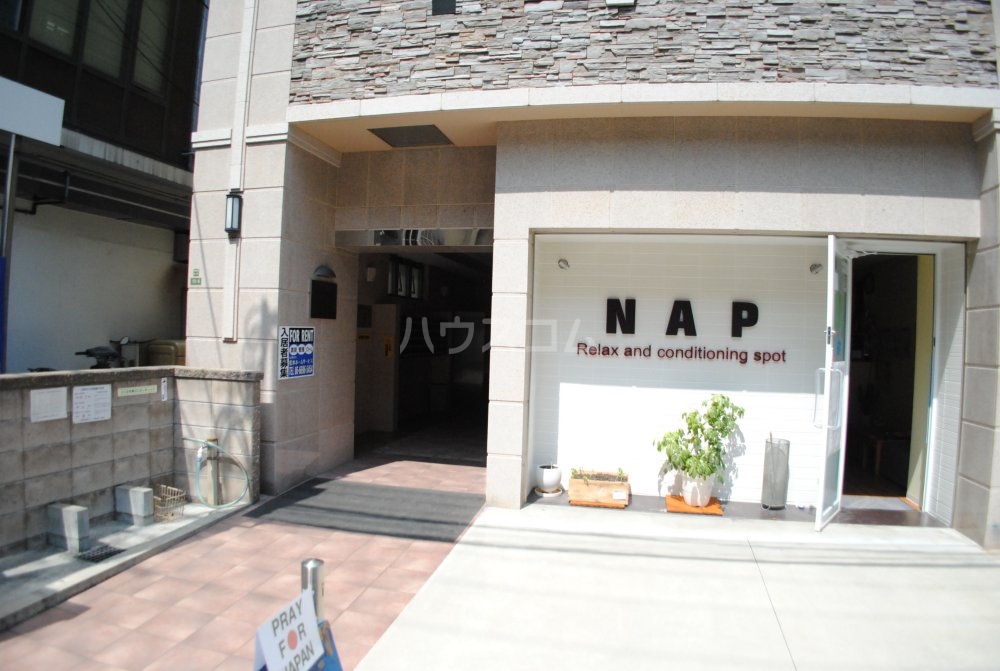 22/26 エントランス