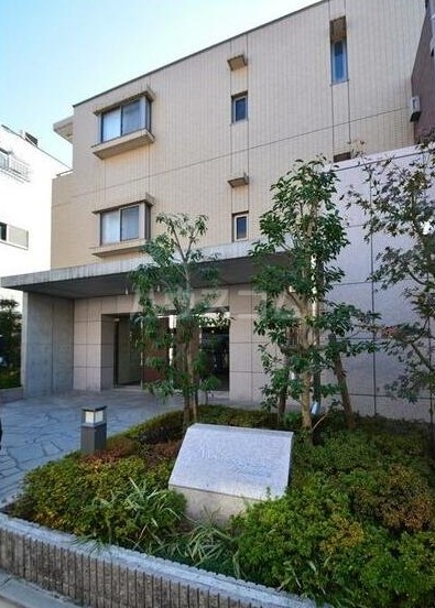 16/19 エントランス