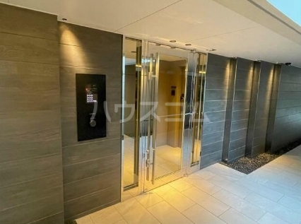 14/15 エントランス