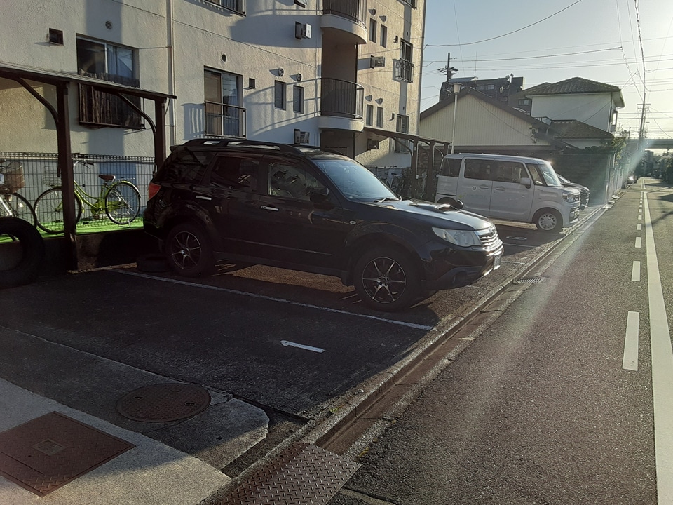 25/26 駐車場