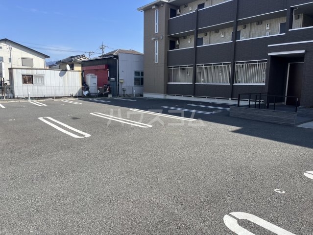 18/20 駐車場