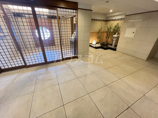 28/29 エントランス