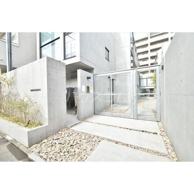 19/22 エントランス