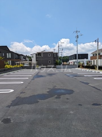 2/3 駐車場