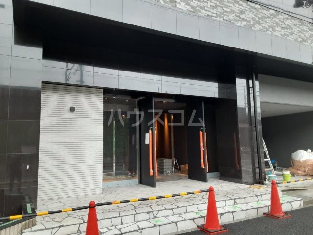 27/30 エントランス