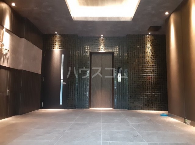 28/30 エントランス