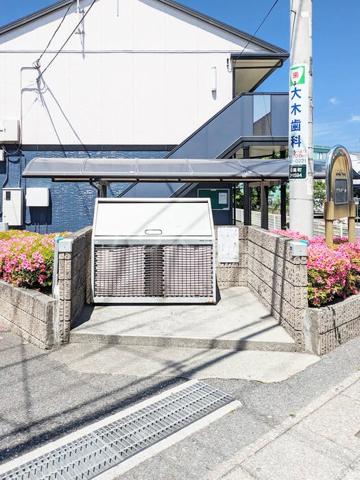 14/20 エントランス