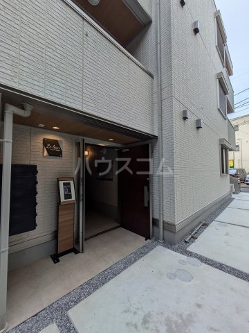19/19 エントランス