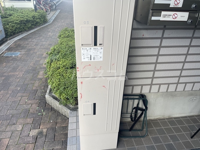 25/27 エントランス