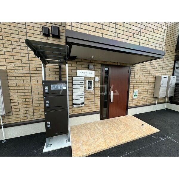 16/25 エントランス