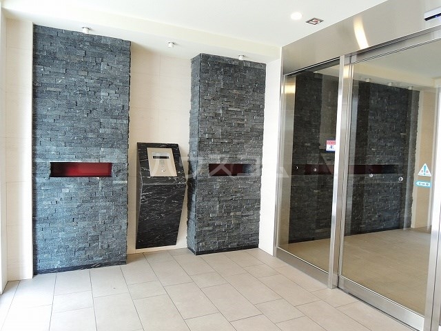 16/22 エントランス