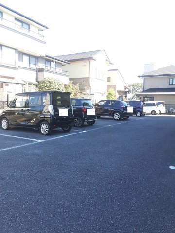 18/25 駐車場