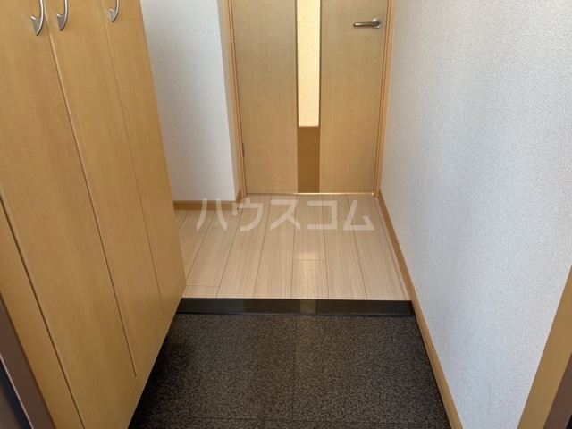 13/28 玄関