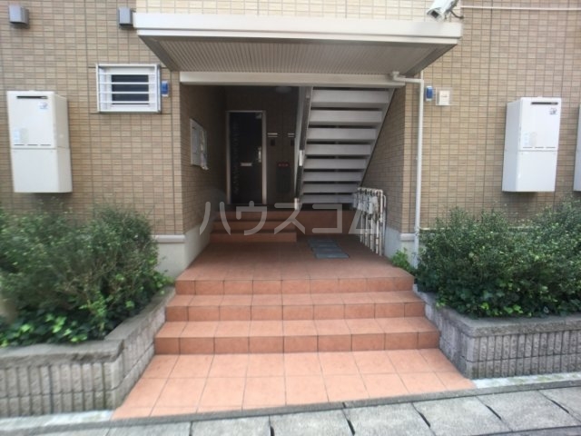 2/4 エントランス