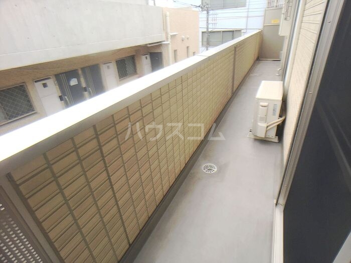 13/23 バルコニー