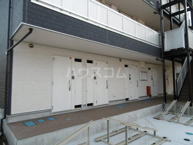 24/30 エントランス