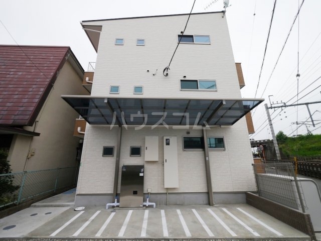 28/30 エントランス