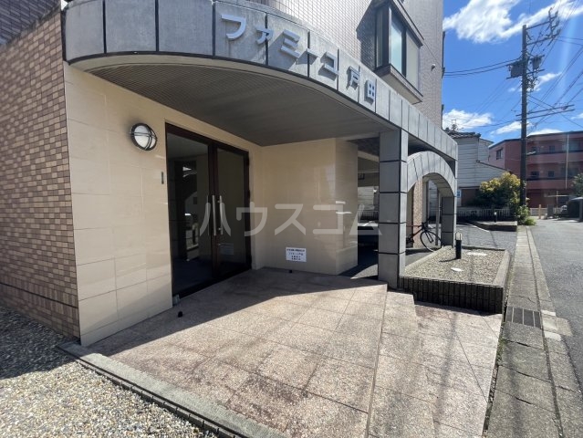 22/30 エントランス