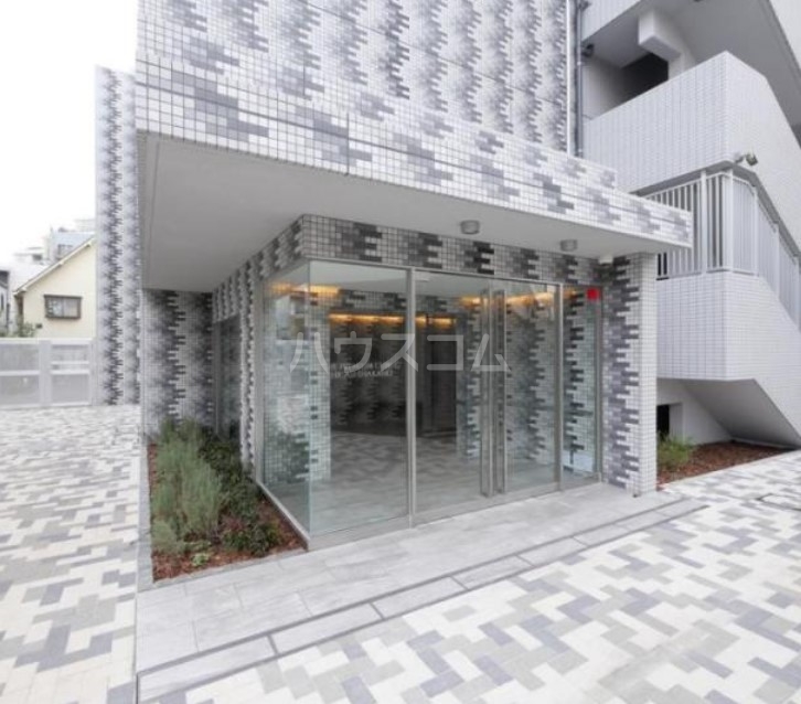 14/19 エントランス