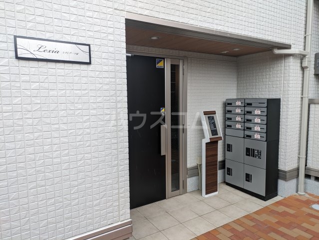 23/25 エントランス