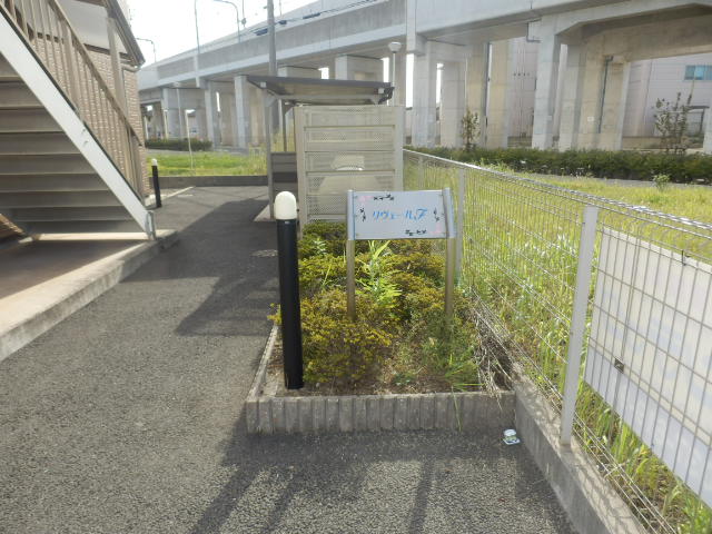 21/28 駐車場
