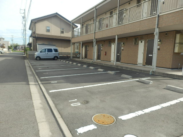 22/28 駐車場