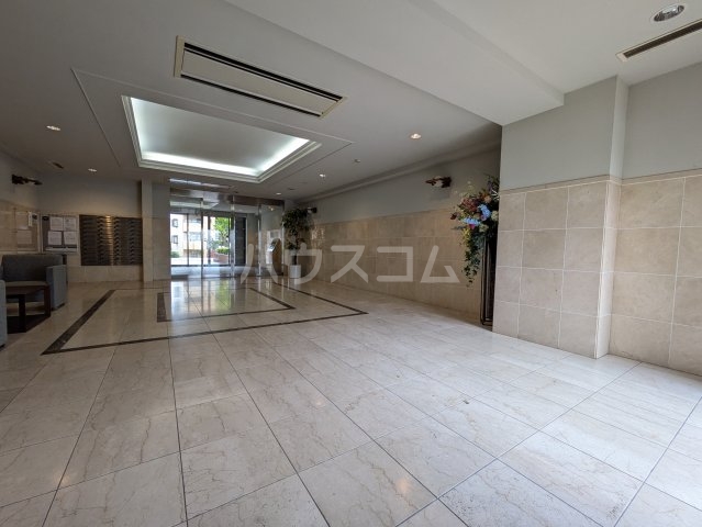 21/23 エントランス