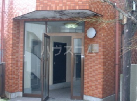 21/22 エントランス