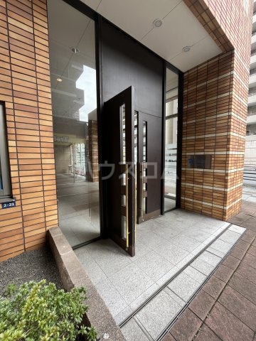 21/30 エントランス