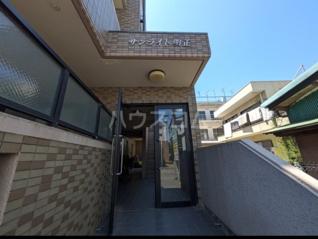 18/26 エントランス