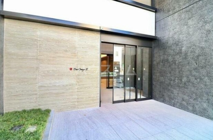 18/23 エントランス