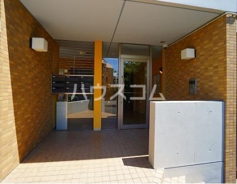 16/26 エントランス