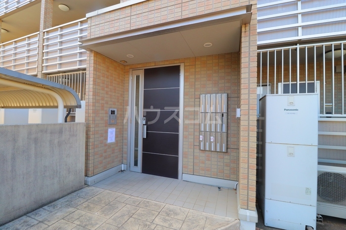 26/30 エントランス